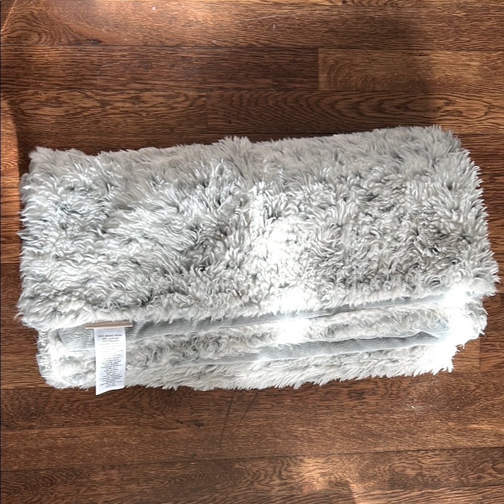 Pottery barn teen Soft Gray Faux Fur Throw Blanket
